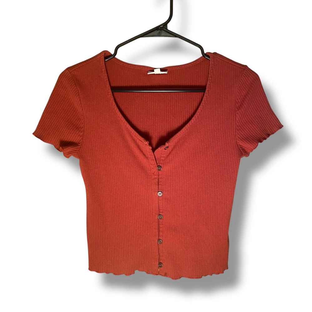 SO Women's Red Button-Up Ribbed Short Sleeve VNeck Crop Top Size M